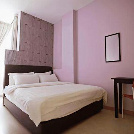 Comma Hotel Bandar Saujana Putra Bagian luar foto