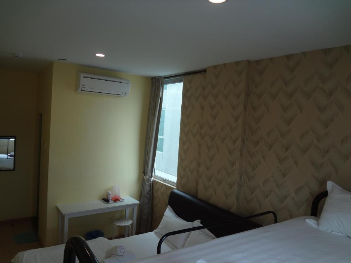 Comma Hotel Bandar Saujana Putra Bagian luar foto