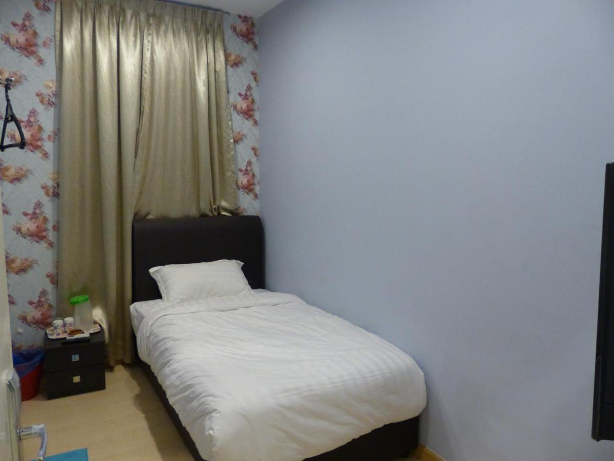 Comma Hotel Bandar Saujana Putra Bagian luar foto