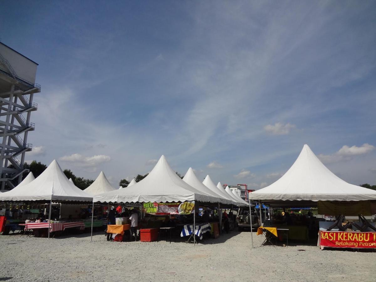 Comma Hotel Bandar Saujana Putra Bagian luar foto