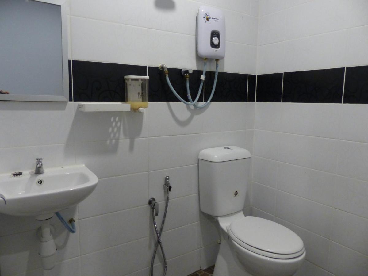 Comma Hotel Bandar Saujana Putra Bagian luar foto