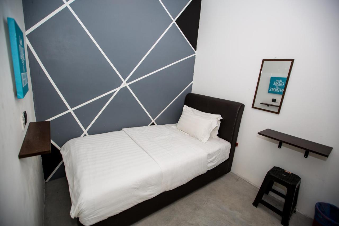 Comma Hotel Bandar Saujana Putra Bagian luar foto