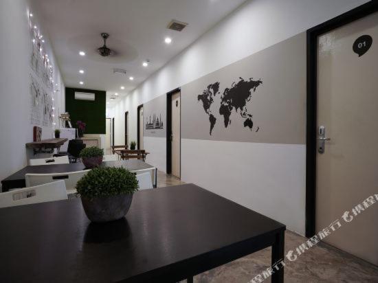 Comma Hotel Bandar Saujana Putra Bagian luar foto