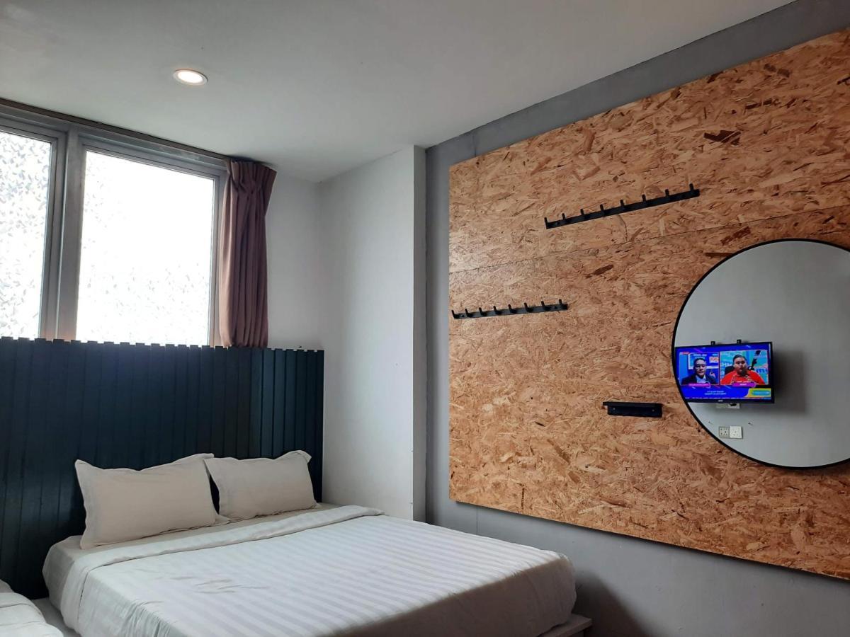 Comma Hotel Bandar Saujana Putra Bagian luar foto