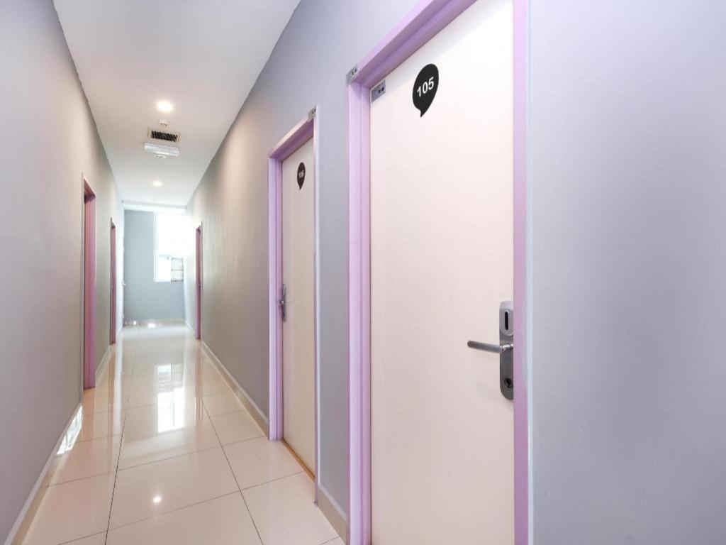 Comma Hotel Bandar Saujana Putra Bagian luar foto