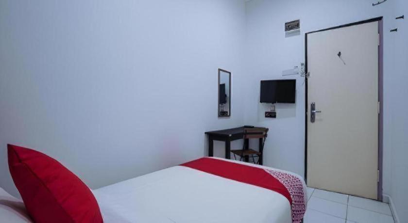 Comma Hotel Bandar Saujana Putra Bagian luar foto